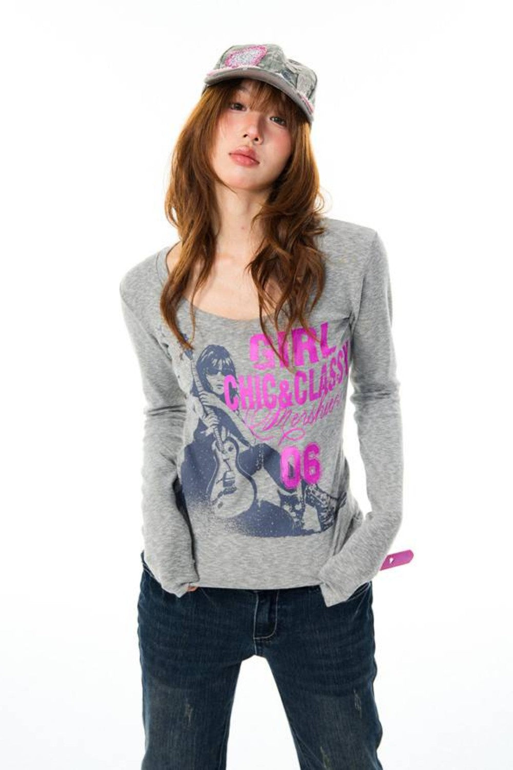 Darling Graphic Scoop Top
