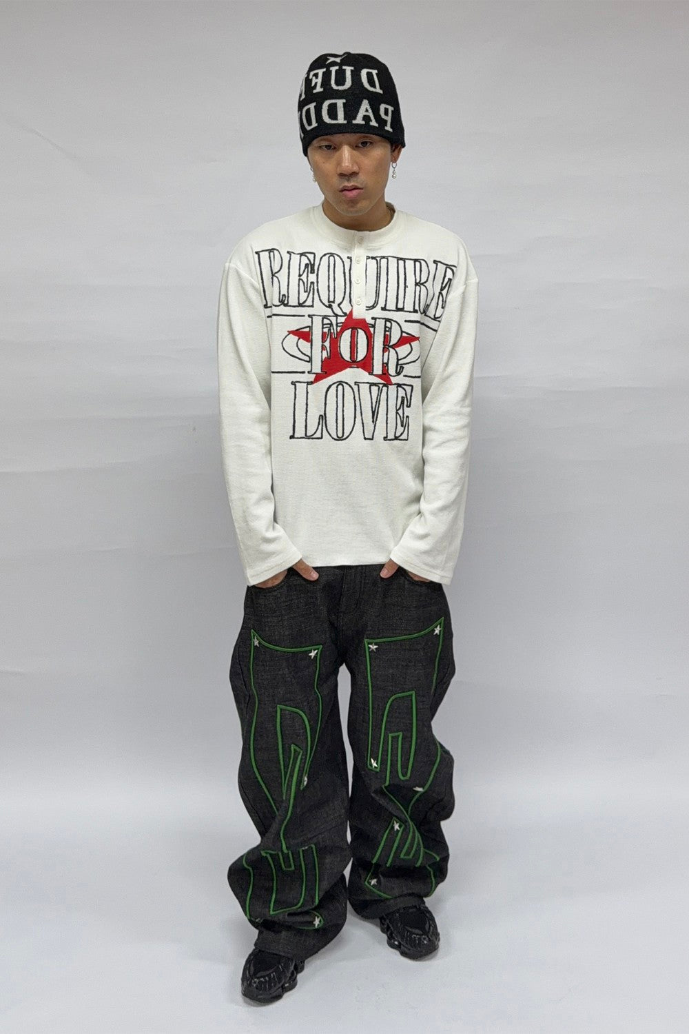 Electric Outline Barrel Jeans