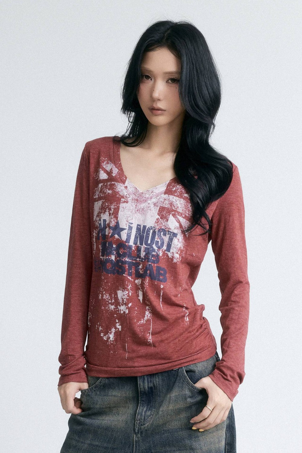 Echo Graphic V-Neck Top