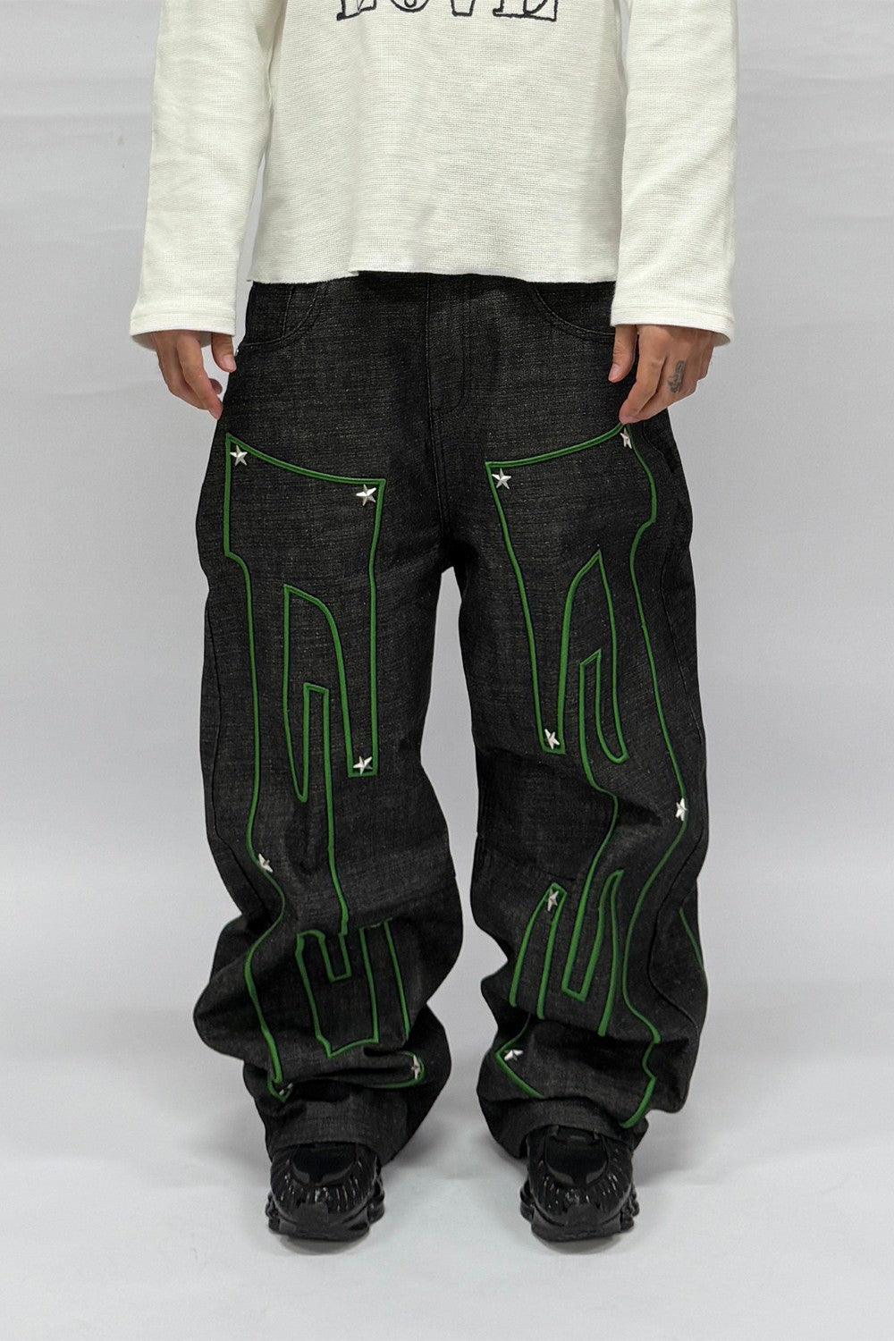 Electric Outline Barrel Jeans
