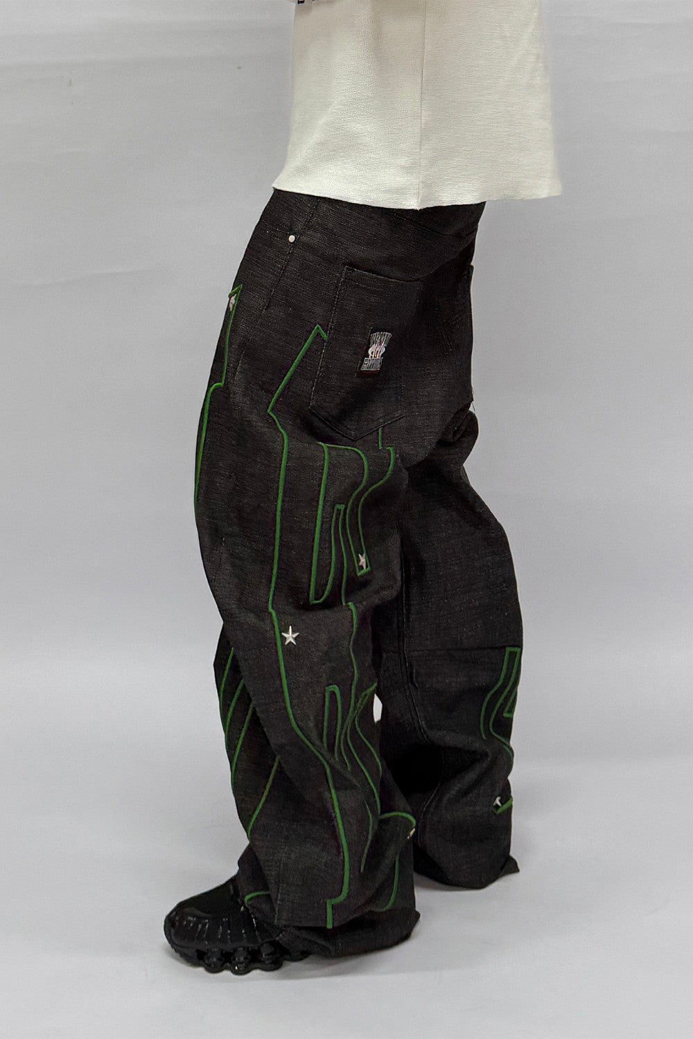 Electric Outline Barrel Jeans