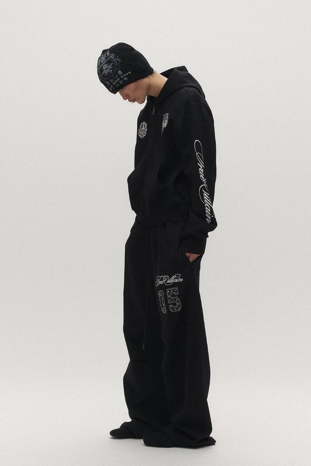Black True Villain Sweatpants